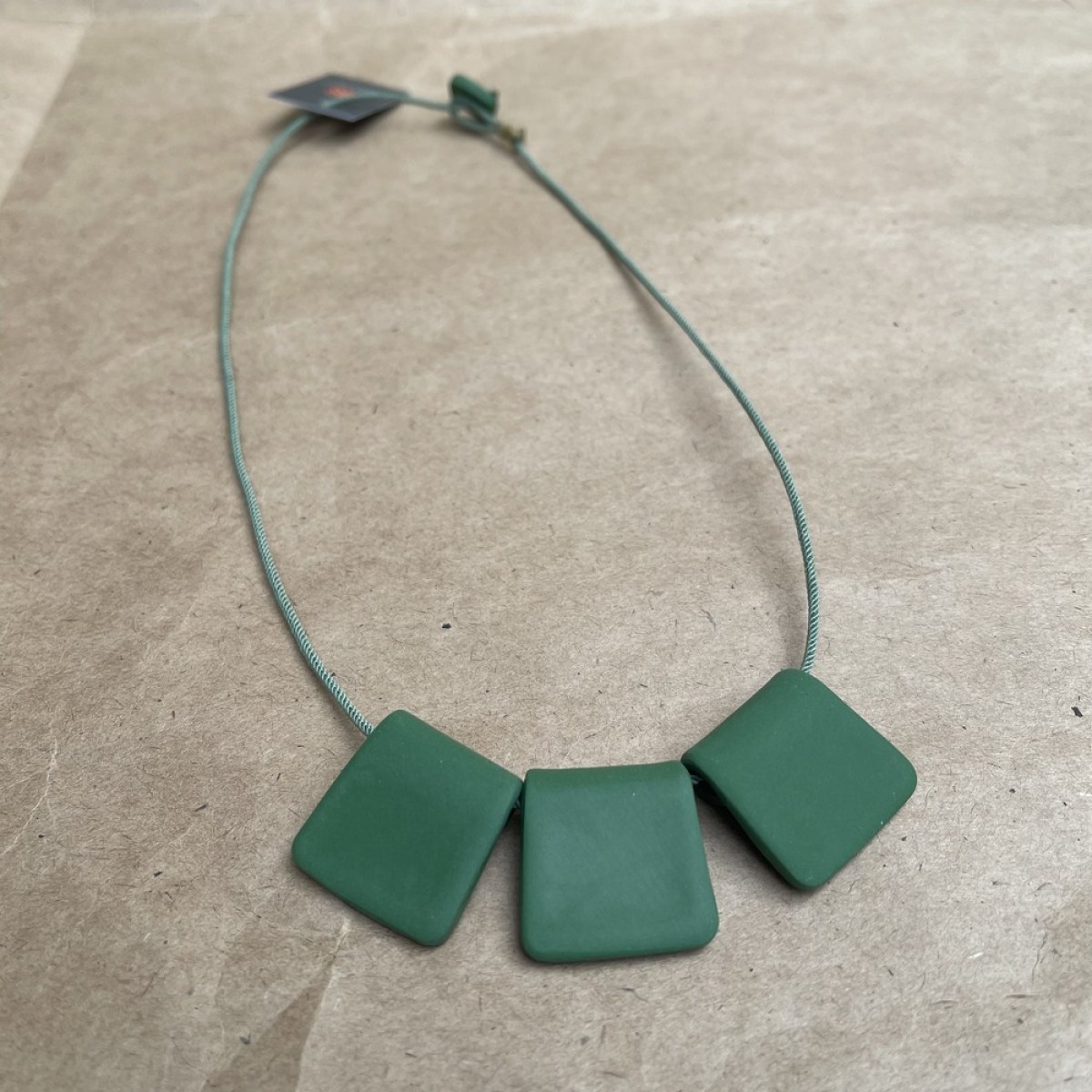 ADISA NECKLACE OLIVE GREEN